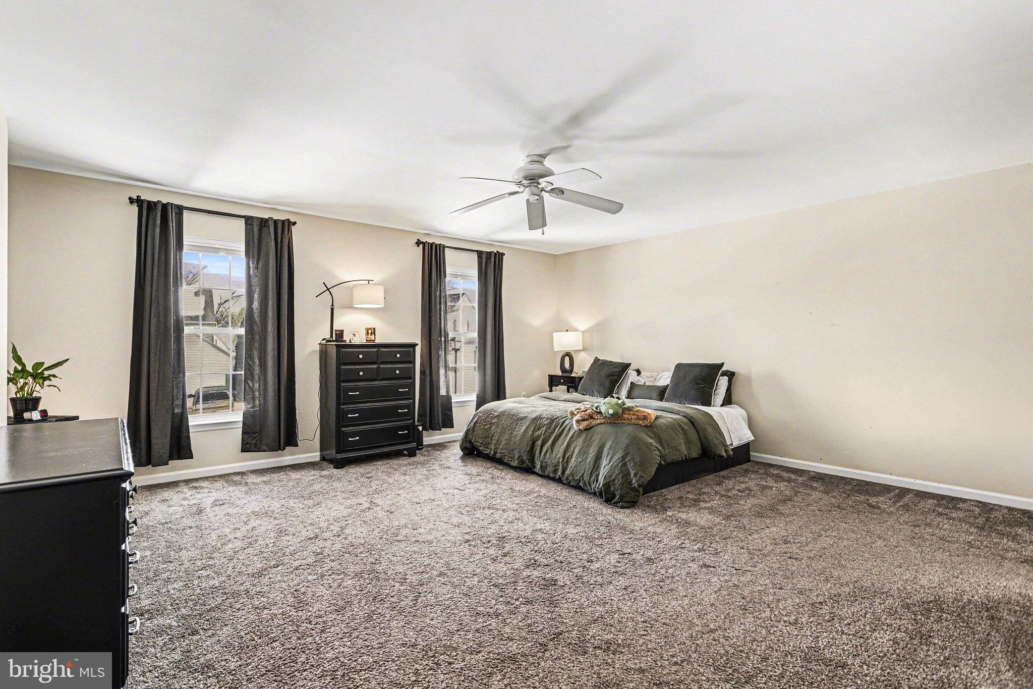 207 Edenderry Way Enola, PA 17025 - Photo 20 of 40 Spacious bedroom with natural light and charm.