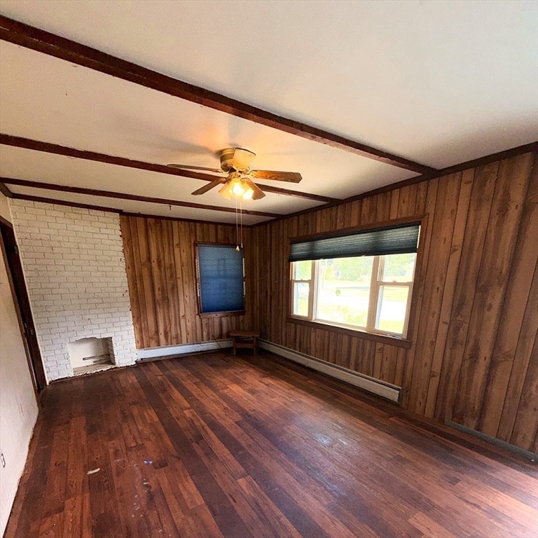 32 Crestmont Street Springfield, MA 01108 - Photo 9 of 34