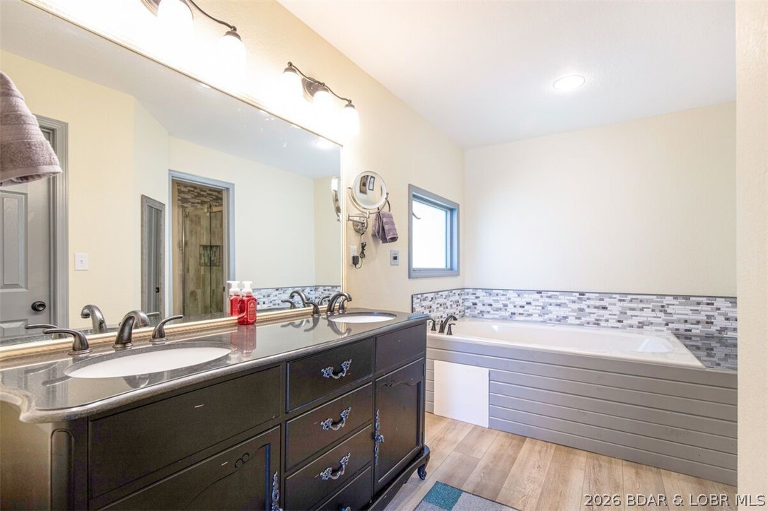 472 Jupiter Road Camdenton, MO 65020 - Photo 24 of 59 The Primary Bath