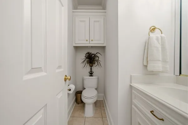 $1,685,000 | 3 Martin Lane, Spring Valley Village, TX 77055