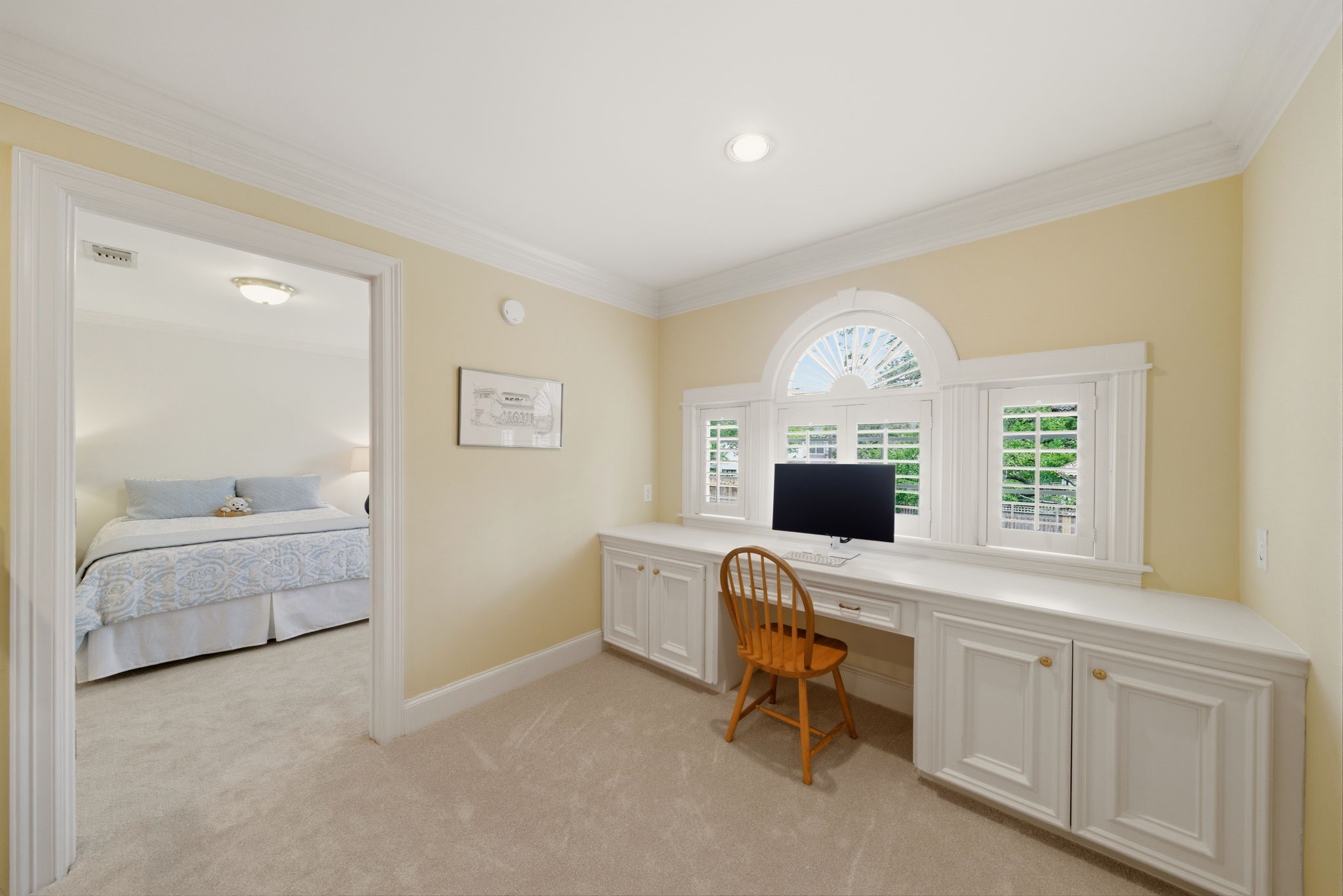 3 Martin Lane Spring Valley Village, TX 77055 - Photo 16 of 32 Work area in the hallway.