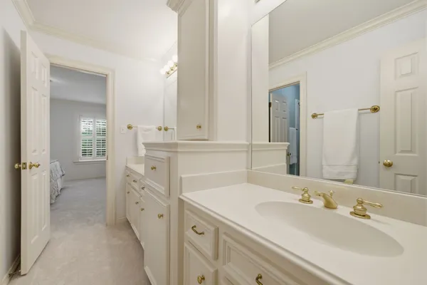 $1,685,000 | 3 Martin Lane, Spring Valley Village, TX 77055