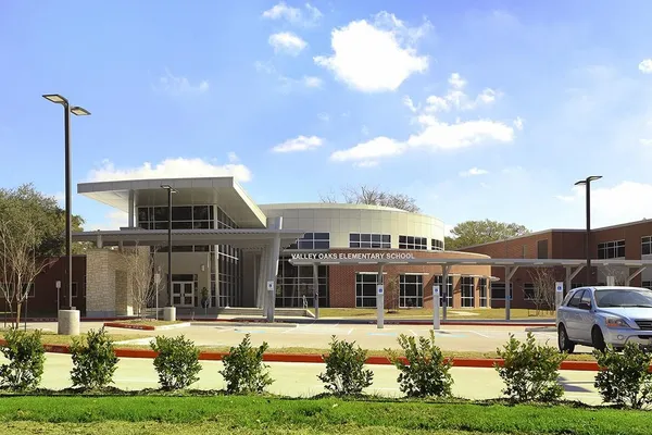 $1,685,000 | 3 Martin Lane, Spring Valley Village, TX 77055