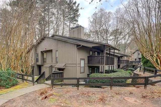 $229,900 | 1804 Cumberland Court Southeast, Smyrna, GA 30080