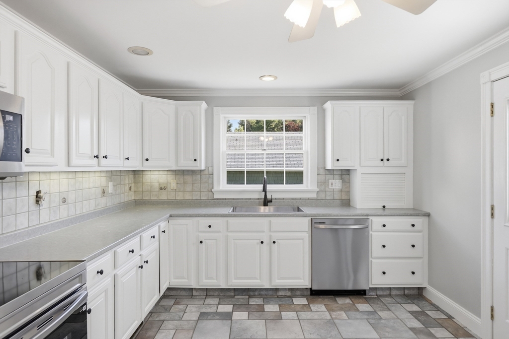 501 Pine Street Fall River, MA 02720 - Photo 7 of 42