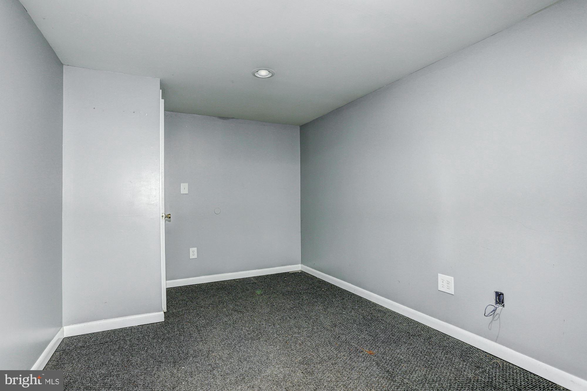 2814 Shaff Road Rohrersville, MD 21779 - Photo 18 of 33 Den