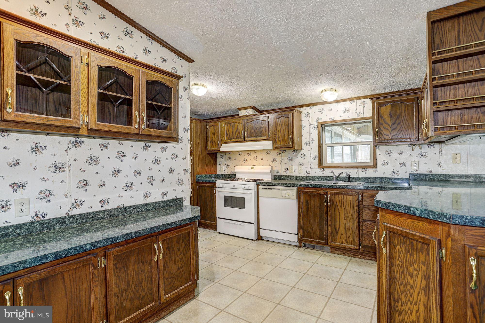 2814 Shaff Road Rohrersville, MD 21779 - Photo 5 of 33 Kitchen
