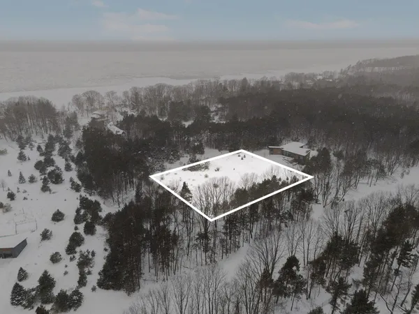 $344,900 | 17210 Beachview Drive, West Olive, MI 49460