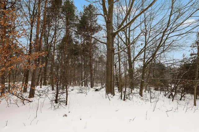 $349,900 | 17210 Beachview Drive, West Olive, MI 49460