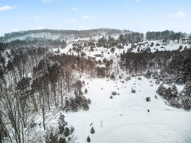 $349,900 | 17210 Beachview Drive, West Olive, MI 49460