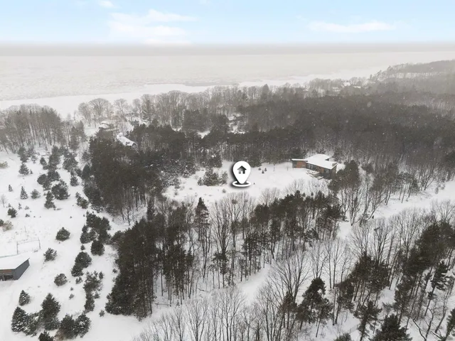 $349,900 | 17210 Beachview Drive, West Olive, MI 49460