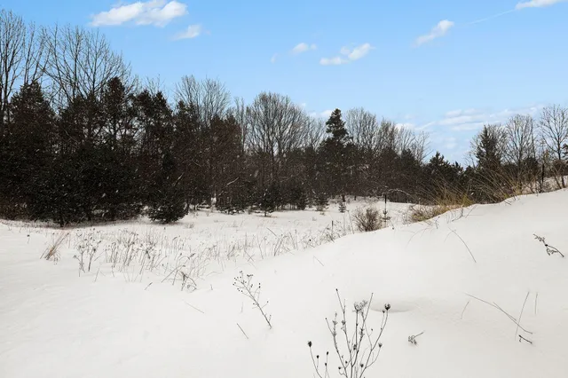 $349,900 | 17210 Beachview Drive, West Olive, MI 49460