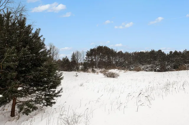 $349,900 | 17210 Beachview Drive, West Olive, MI 49460