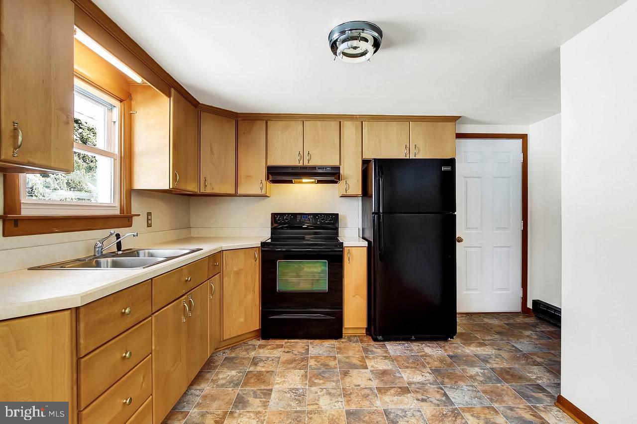 1420 Grandview Road Spring Grove, PA 17362 - Photo 9 of 23 Gallery Image 9