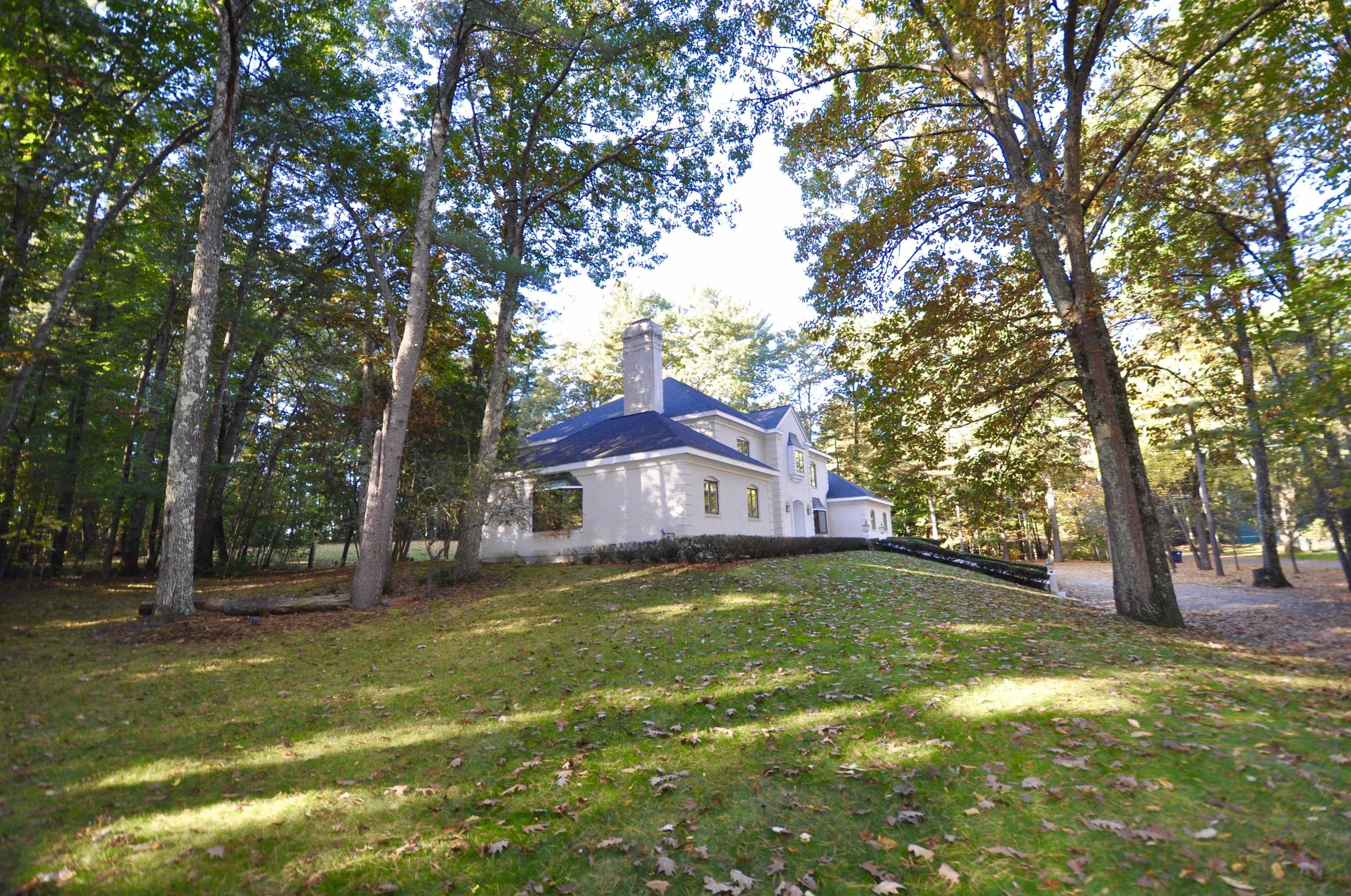 32 Indian Rock Road Nashua, NH 03063 - Photo 4 of 38