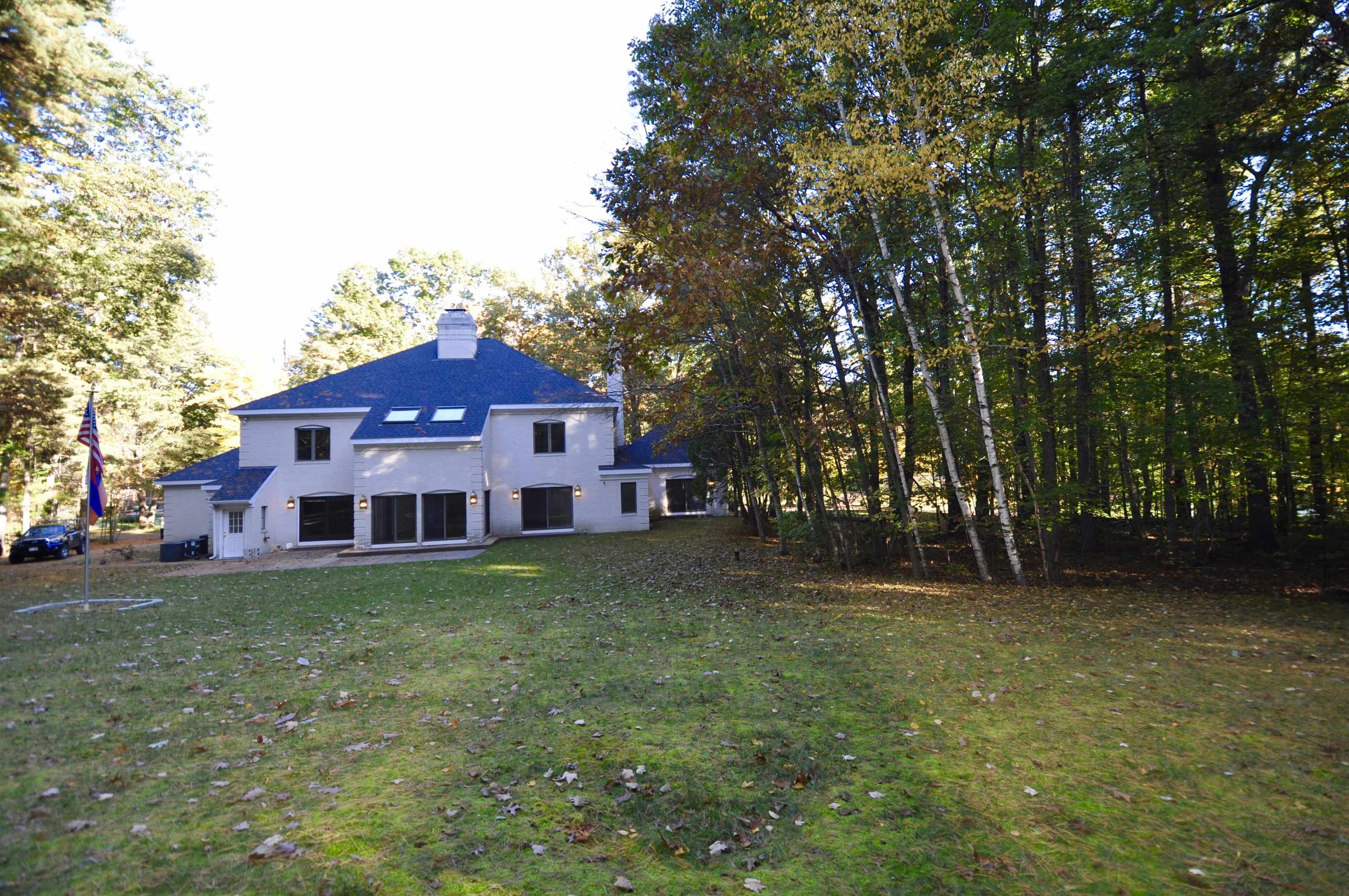 32 Indian Rock Road Nashua, NH 03063 - Photo 6 of 38