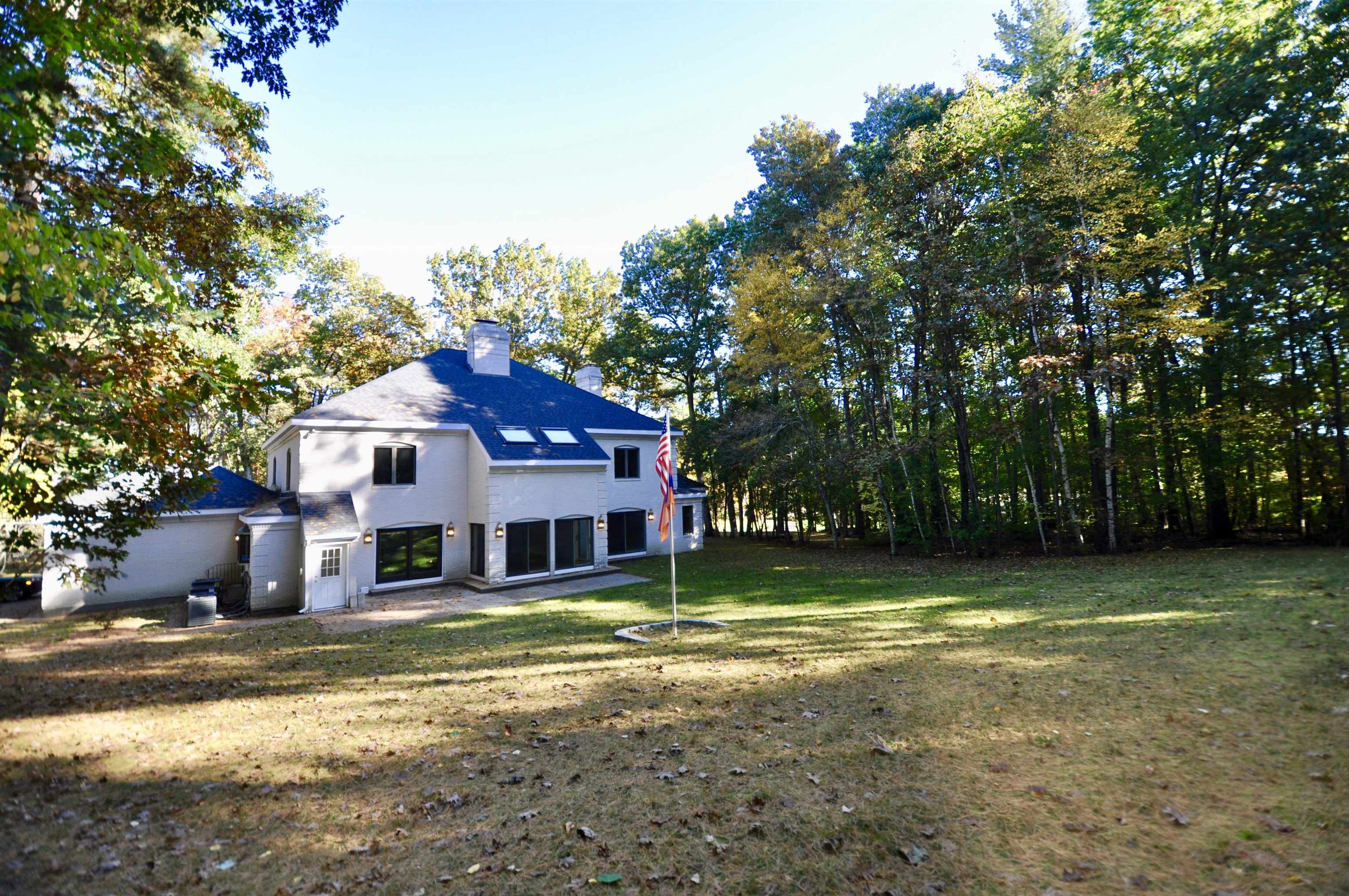 32 Indian Rock Road Nashua, NH 03063 - Photo 7 of 38