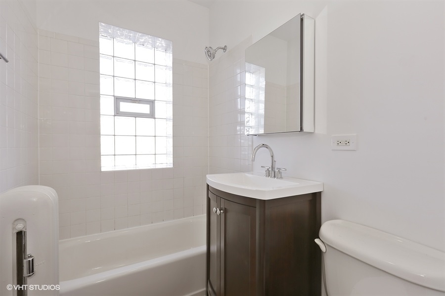 2452 West Addison Street, Unit 3A Chicago, IL 60618 - Photo 10 of 11