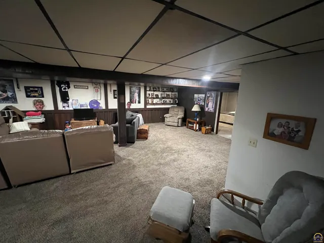 $339,900 | 703 Castle Street, Seneca, KS 66538