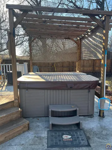 $339,900 | 703 Castle Street, Seneca, KS 66538