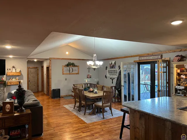 $339,900 | 703 Castle Street, Seneca, KS 66538