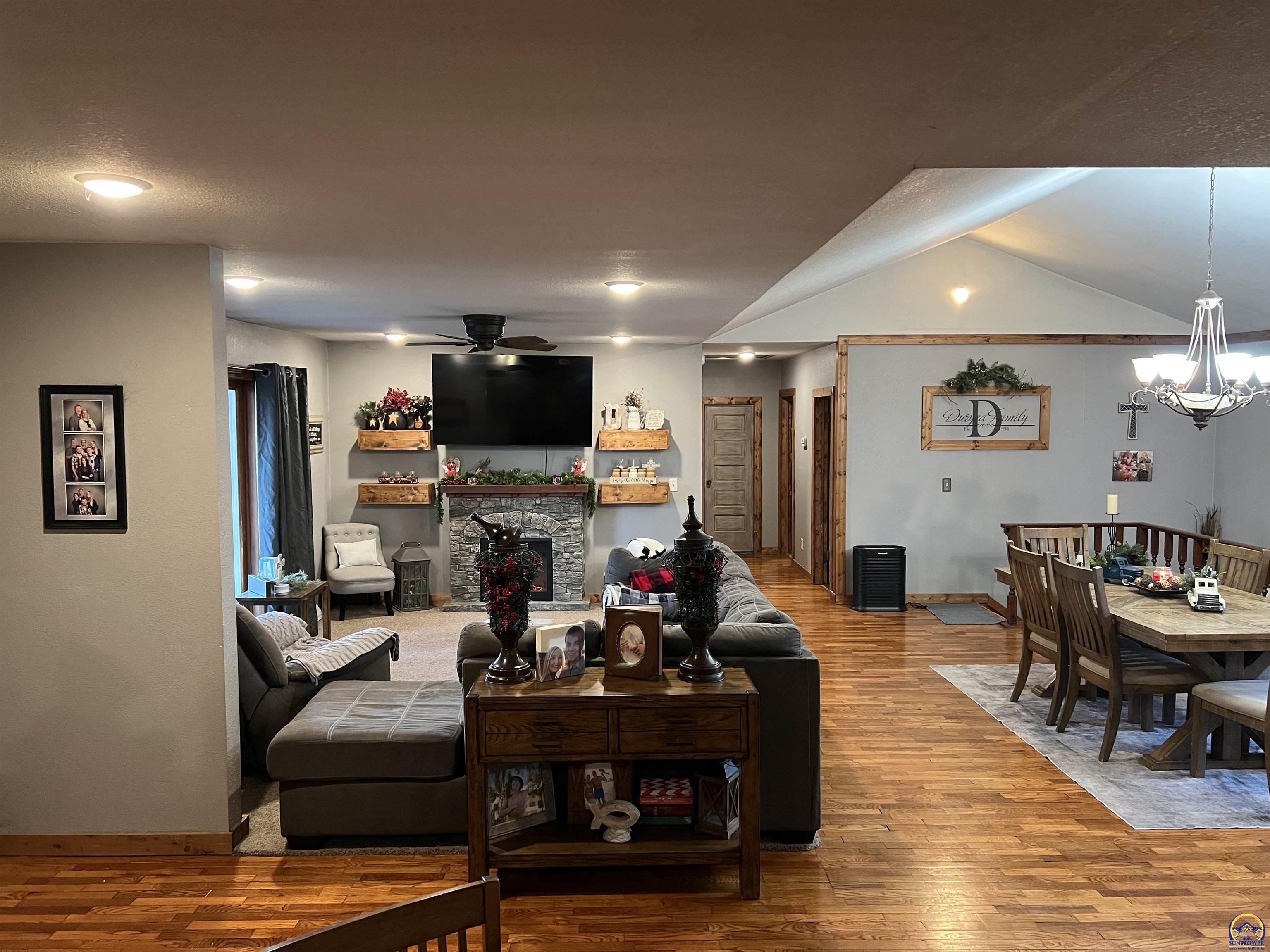 703 Castle Street Seneca, KS 66538 - Photo 5 of 25