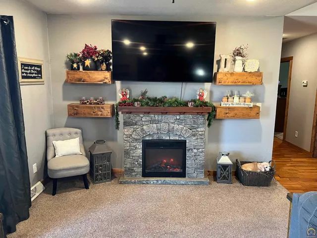 $339,900 | 703 Castle Street, Seneca, KS 66538