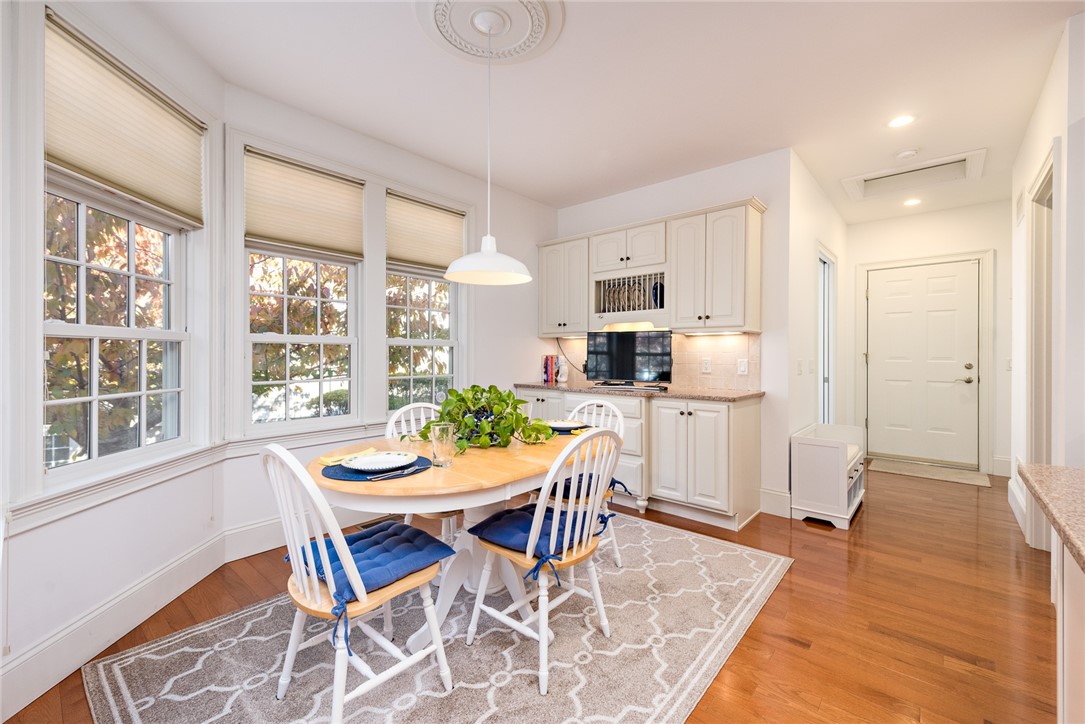 8 Kettle Cl Westerly, RI 02891 - Photo 15 of 39 The kitchen also features an eat in space for morning breakfast.