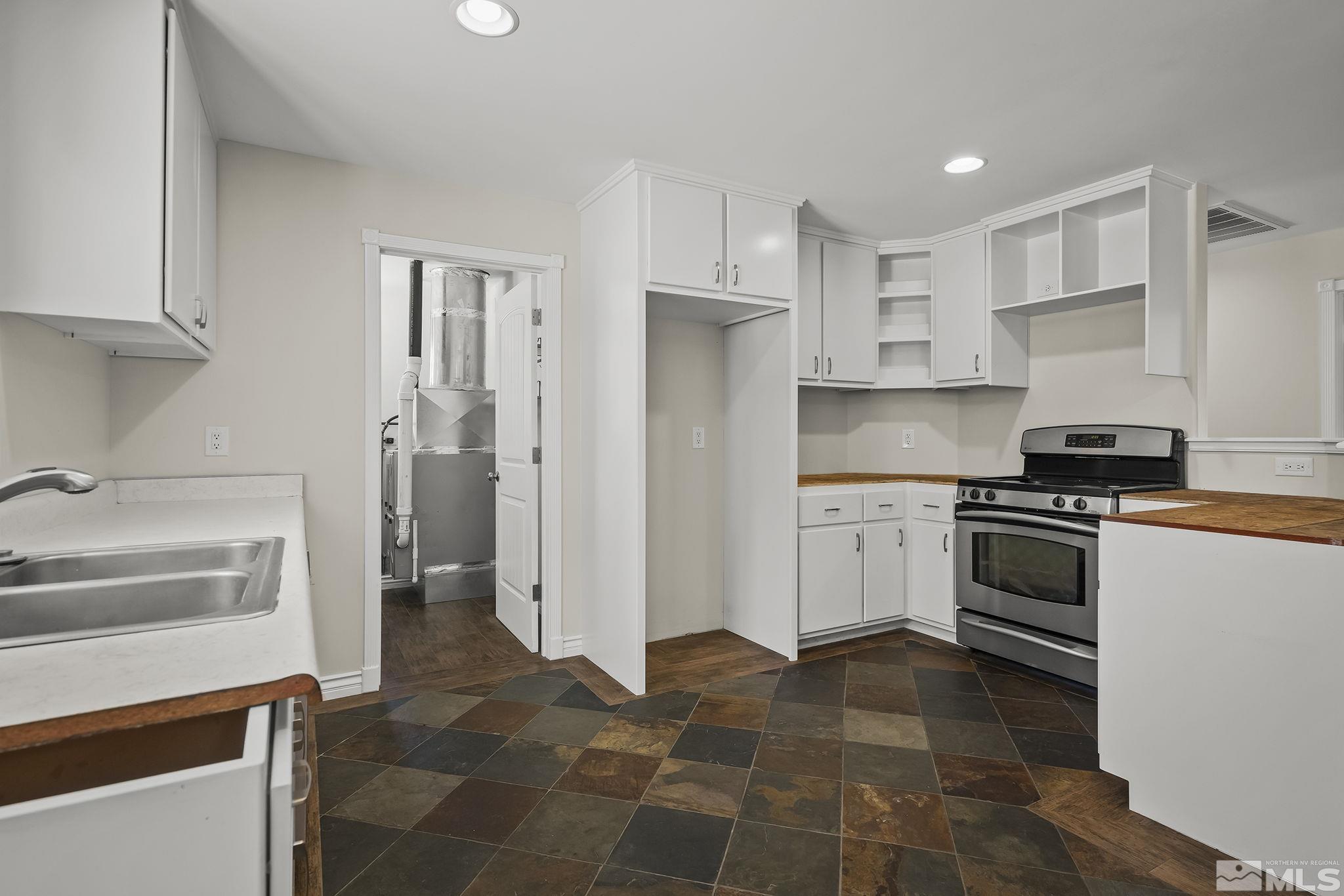 3030 Farm District Road Fernley, NV 89408 - Photo 7 of 25 Photo 7