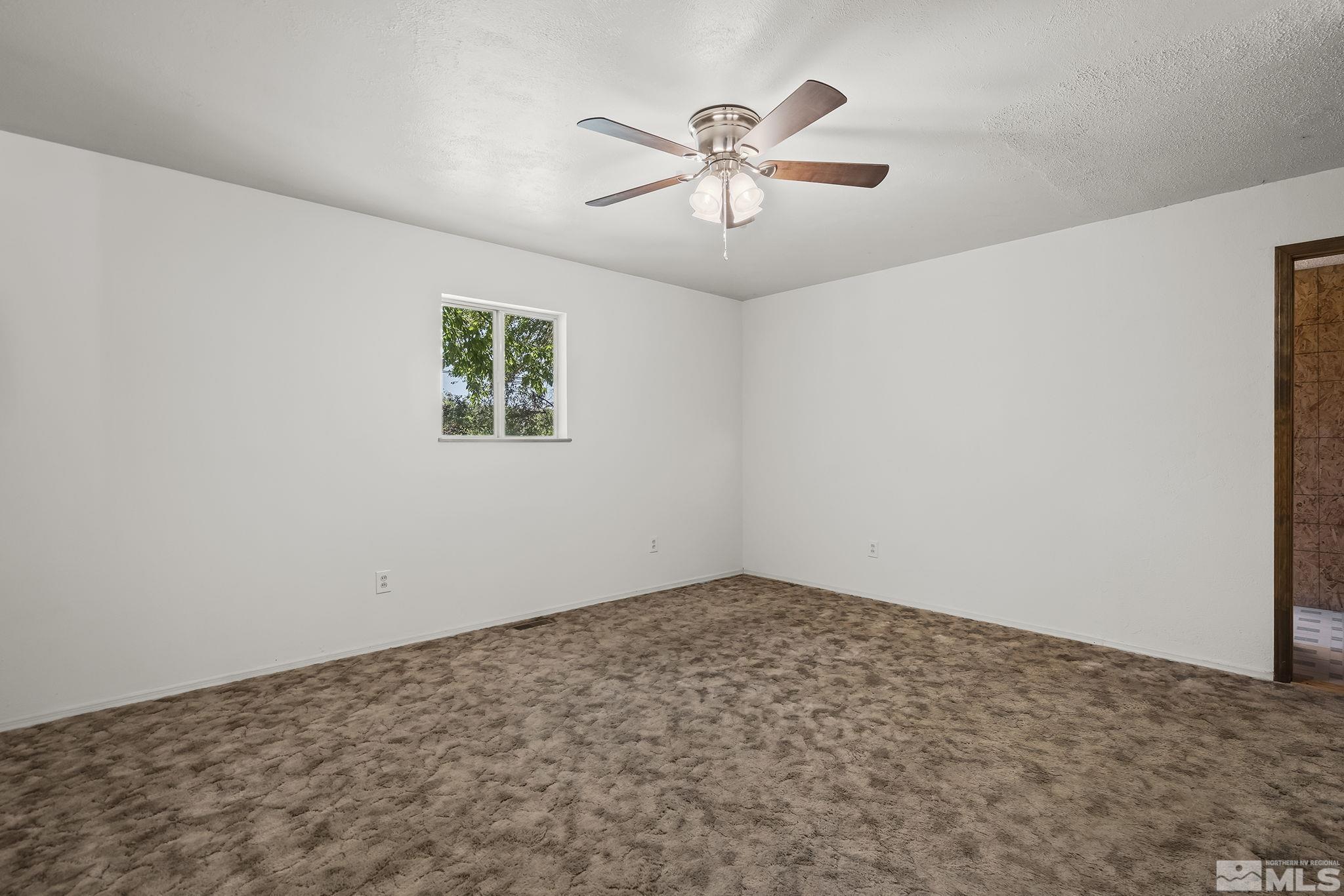 3030 Farm District Road Fernley, NV 89408 - Photo 9 of 25 Photo 9