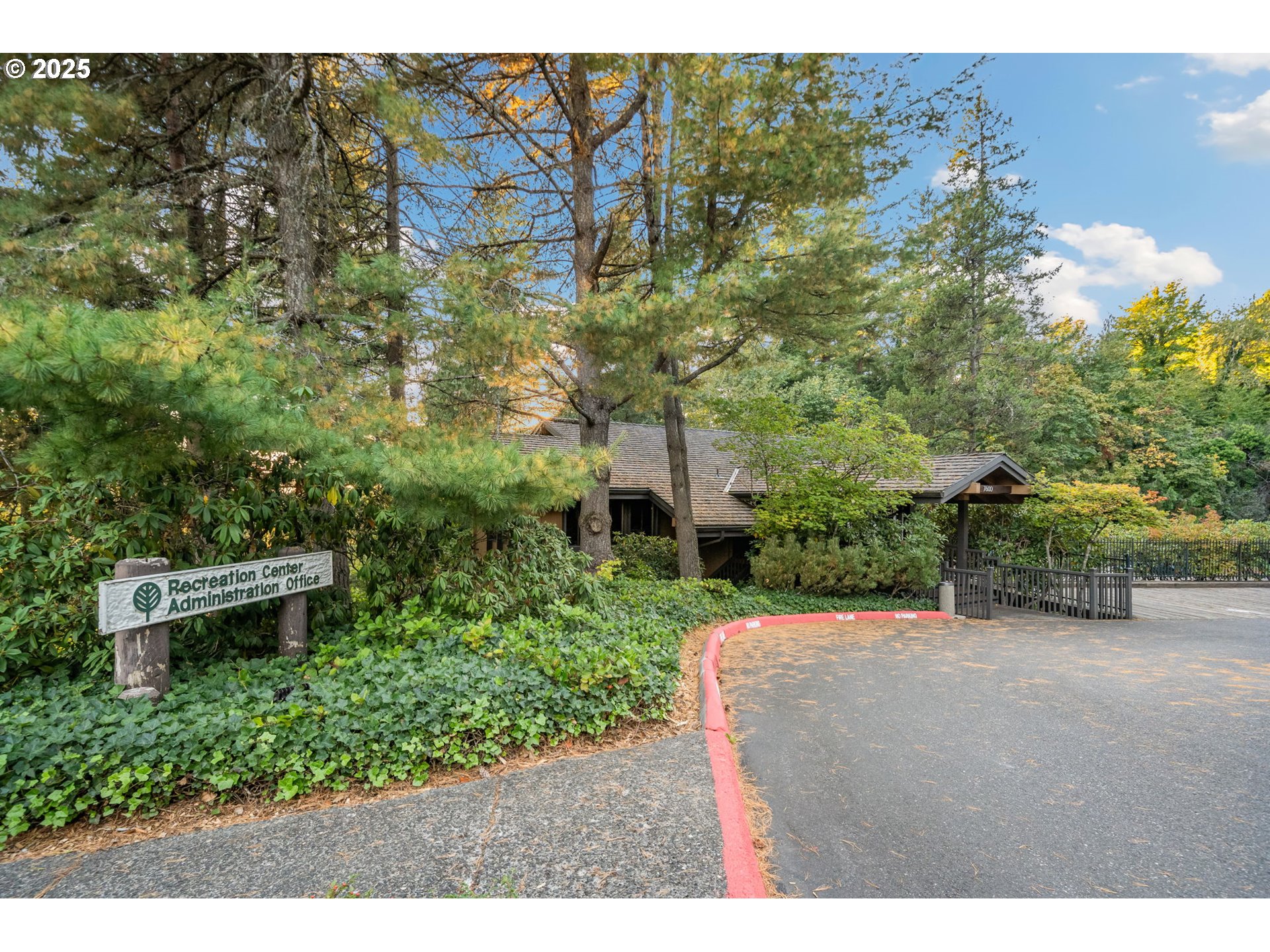 7550 Southwest Barnes Road, Unit E Portland, OR 97225 - Photo 23 of 25 Gallery Image 23