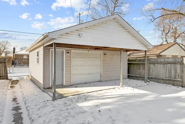 $154,900 | 12338 South Elizabeth Street, Riverdale, IL 60827