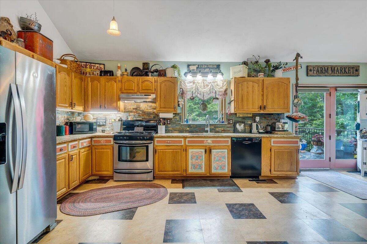 879 Aps Knob Road New Castle, VA 24127 - Photo 12 of 42 12-MIB07302