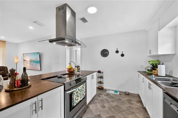 $459,000 | 2010 Lee Drive, Valrico, FL 33594