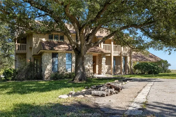 $729,900 | 6773 Sunshine Valley Lane, Navasota, TX 77868