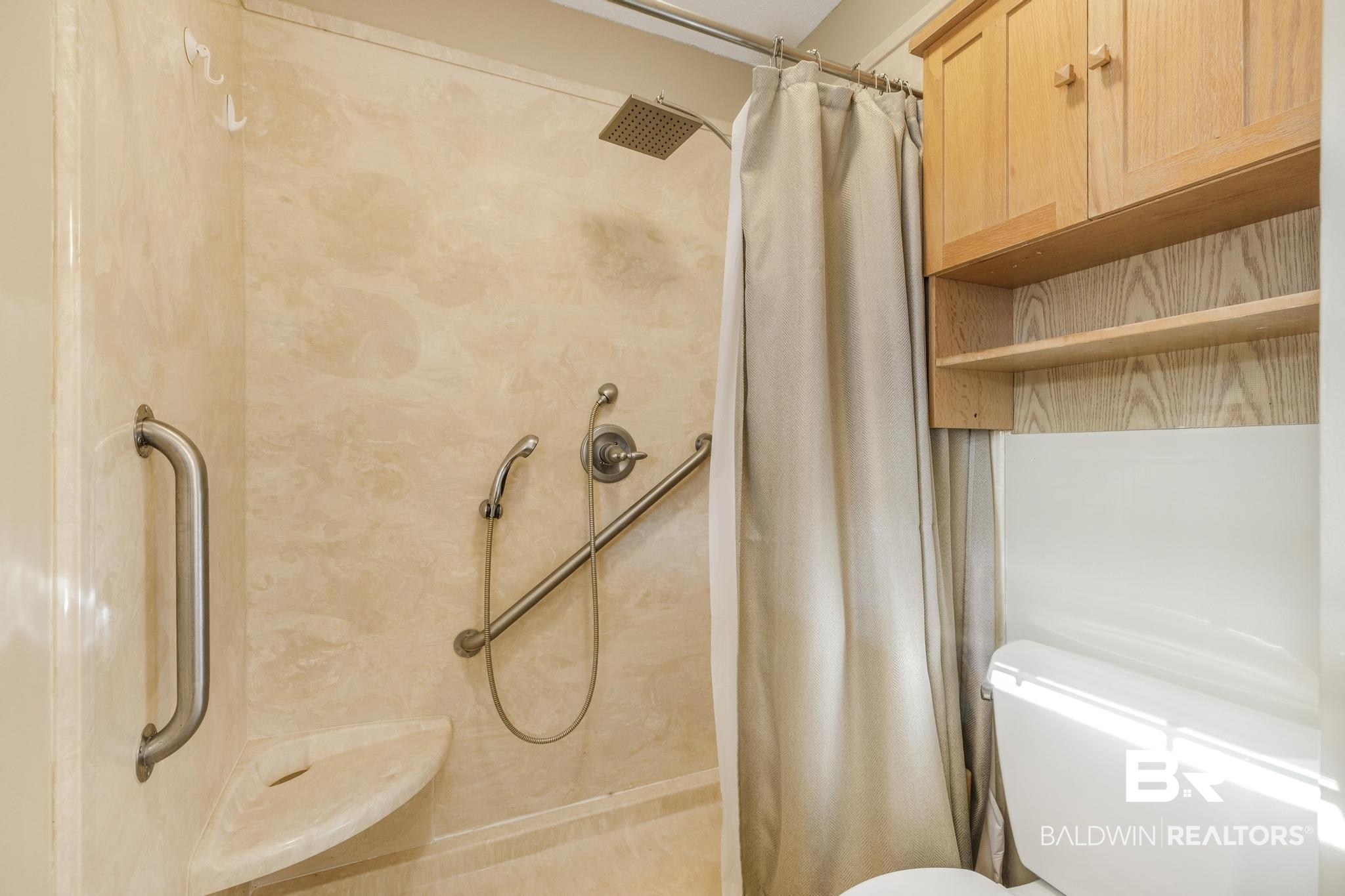 2573 E Road Mobile, AL 36693 - Photo 18 of 45 Full bathroom with a shower with shower curtain