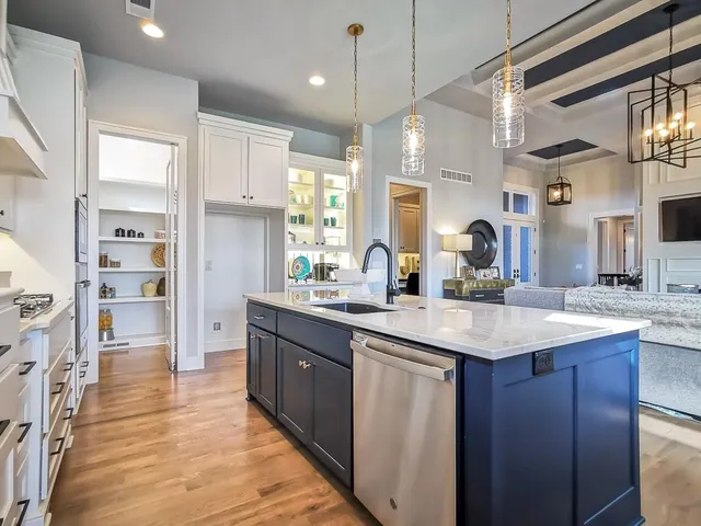 $1,425,900 | 3248 West 133rd Terrace, Leawood, KS 66224