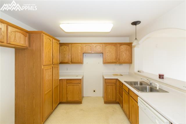 3551 Indigo Ridge Point Colorado Springs, CO 80910 - Photo 10 of 20