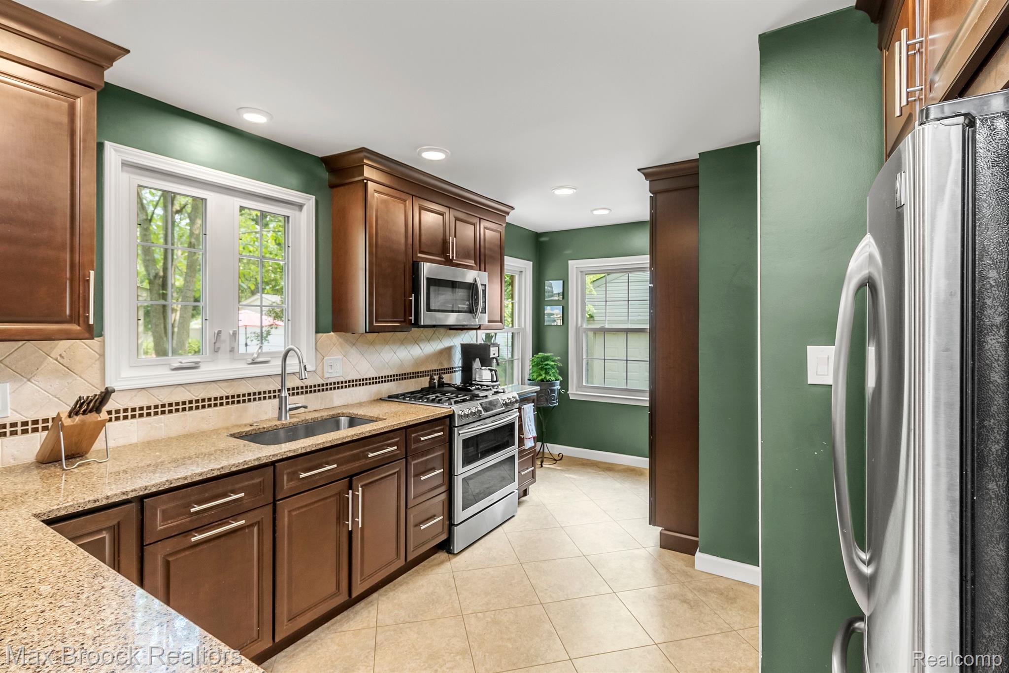 3762 Cumberland Road Berkley, MI 48072 - Photo 13 of 52 Gallery Image 13