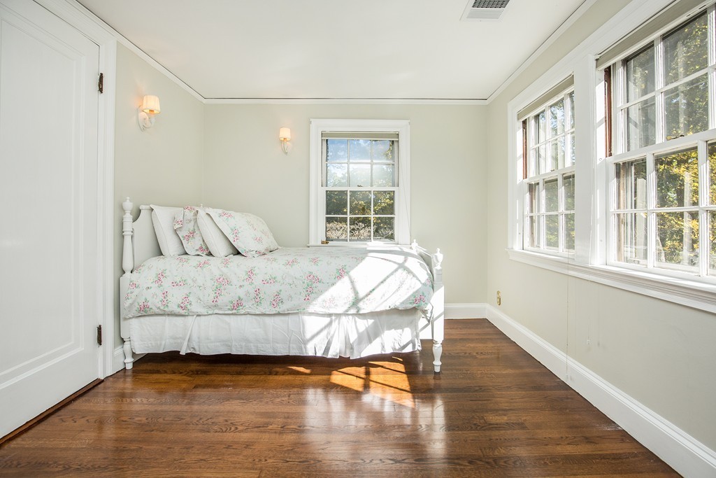 28 Wareland Road Wellesley, MA 02481 - Photo 15 of 22