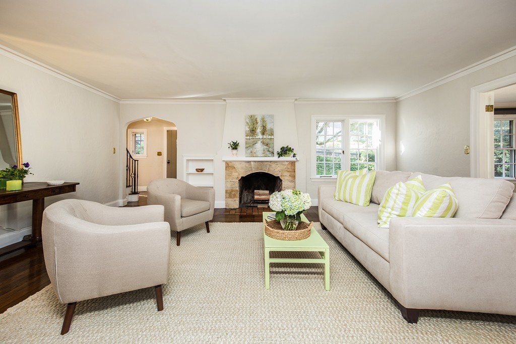 28 Wareland Road Wellesley, MA 02481 - Photo 4 of 22