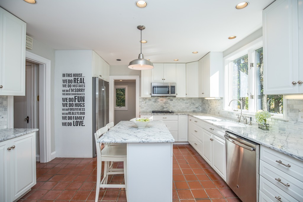 28 Wareland Road Wellesley, MA 02481 - Photo 8 of 22
