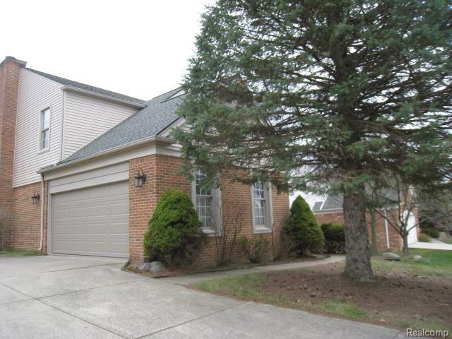 1686 Hillcrest Drive Rochester Hills, MI 48306 - Photo 3 of 18