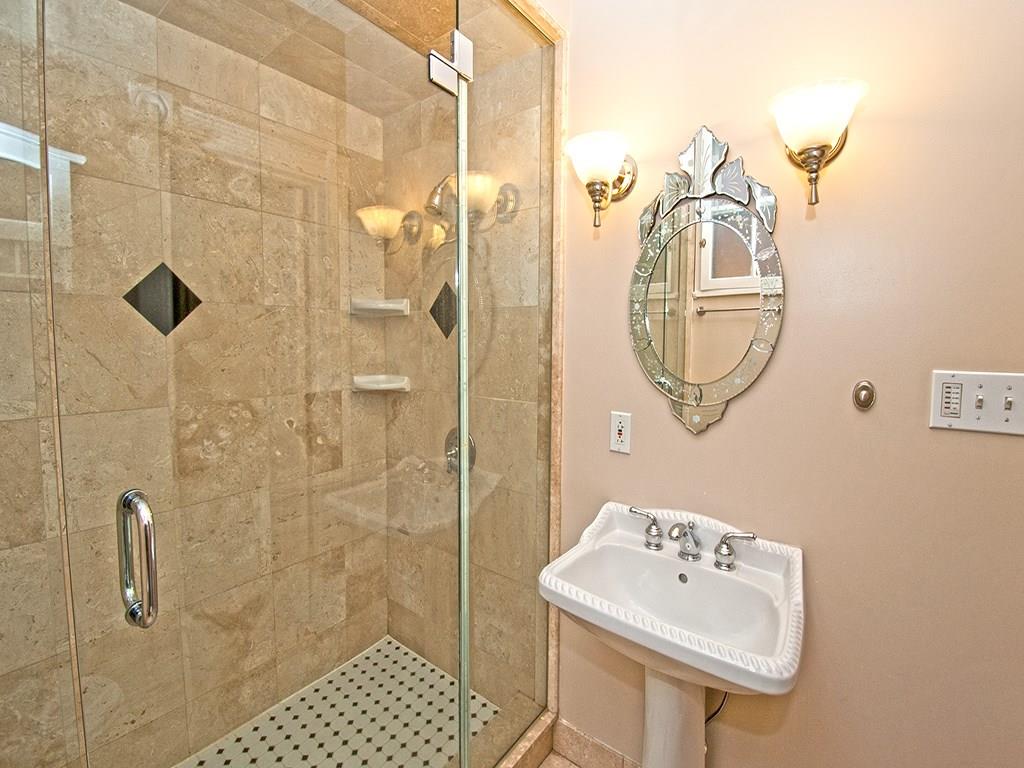 5508 Howe Street Shadyside, PA 15232 - Photo 22 of 25 Gallery Image 22