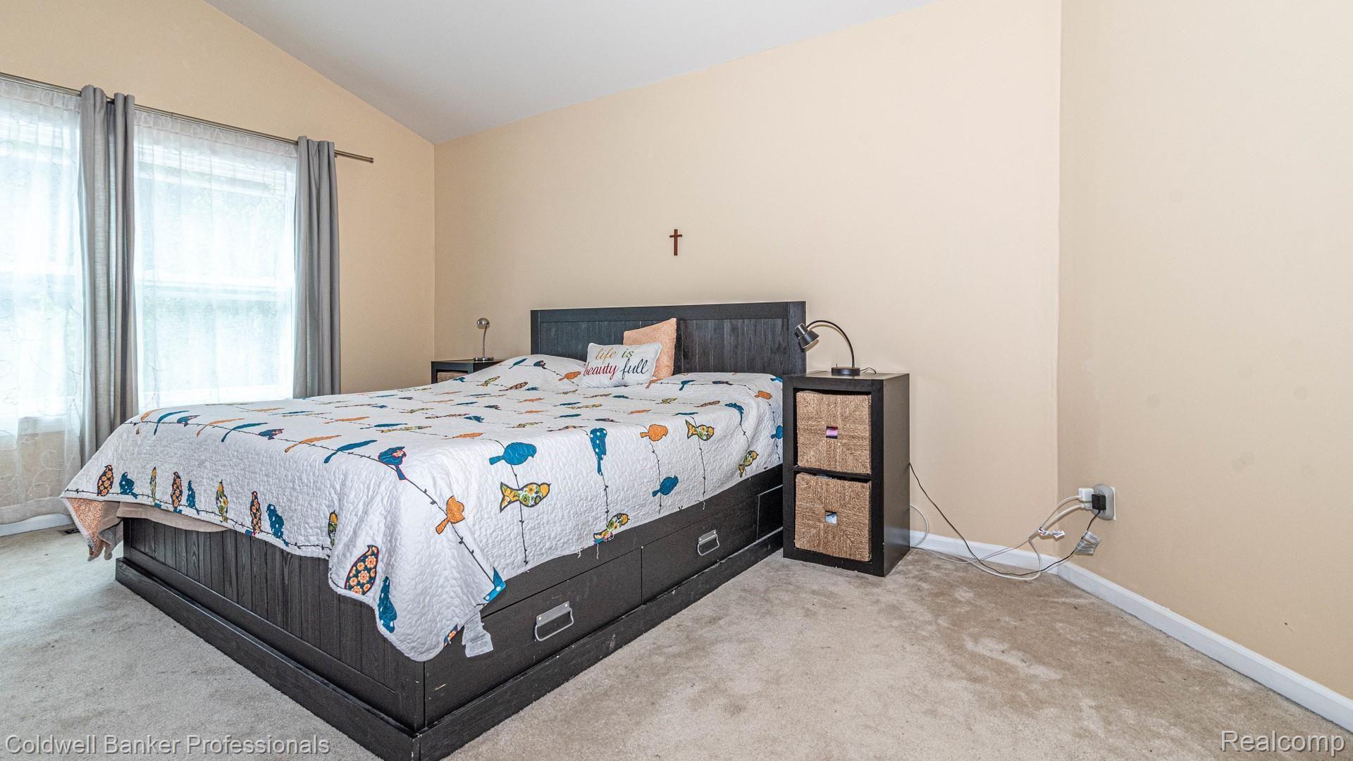 83 Eagle Ridge Road Lake Orion, MI 48360 - Photo 23 of 43 Master Bedroom