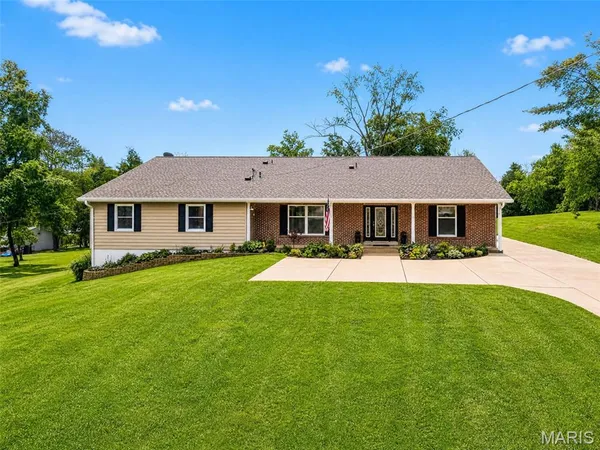 $849,973 | 14 Ferndale Drive, Fenton, MO 63026