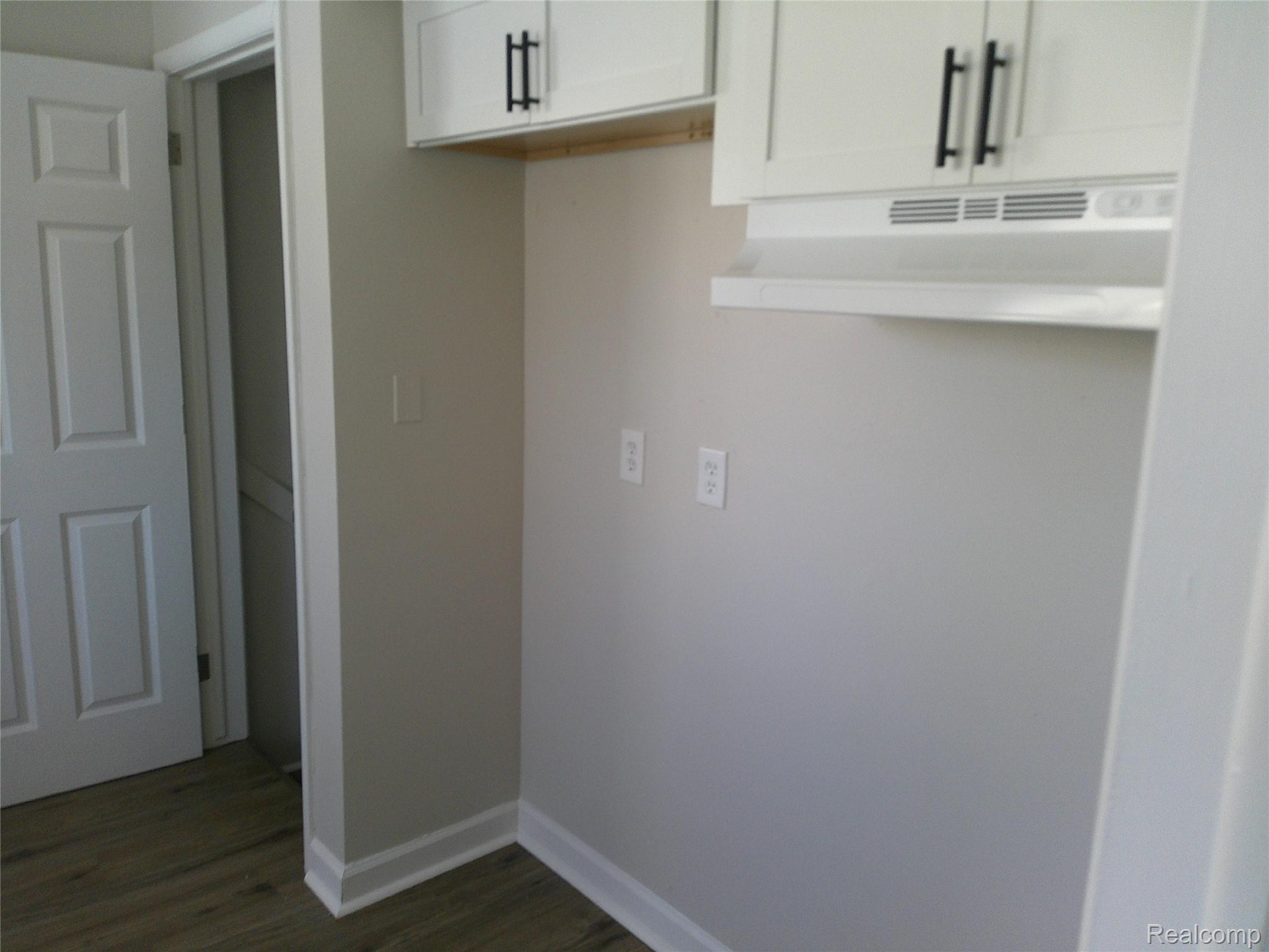 846 West Hemphill Road Flint, MI 48507 - Photo 6 of 20 DSCF0080.JPG