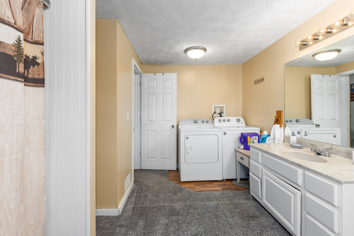 517 West Fenwick Road Fenwick, MI 48834 - Photo 14 of 25 https___photoreal.io_wp-content_photorea