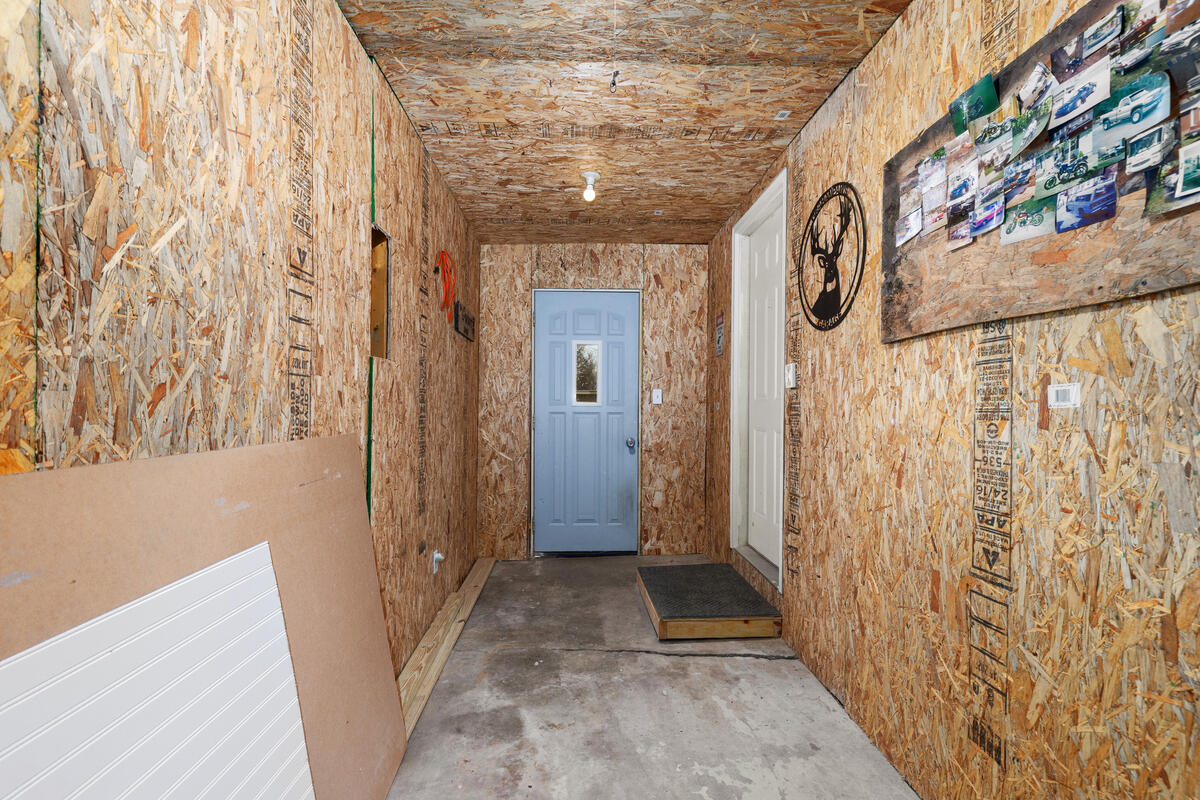 517 West Fenwick Road Fenwick, MI 48834 - Photo 16 of 25 https___photoreal.io_wp-content_photorea