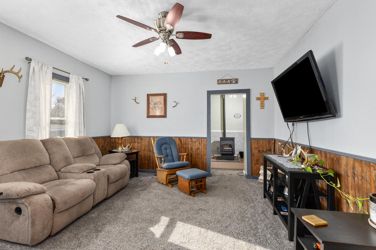 517 West Fenwick Road Fenwick, MI 48834 - Photo 5 of 25 https___photoreal.io_wp-content_photorea